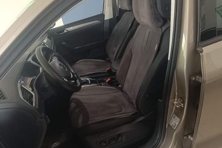 Used Volkswagen T-ROC 2021 Revised Version 280TSI DSG Two-Wheel Drive Elite Connect Edition Left Front Seat