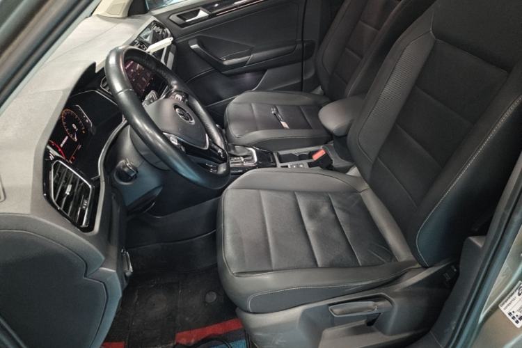 Used Volkswagen T-ROC 2021 280TSI DSG Two-Wheel Drive Comfort Connect Edition Left Front Seat