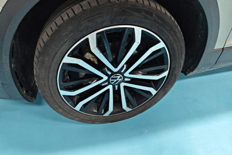 Used Volkswagen T-ROC 2021 280TSI DSG Two-Wheel Drive Comfort Connect Edition Left Front Wheel Hub