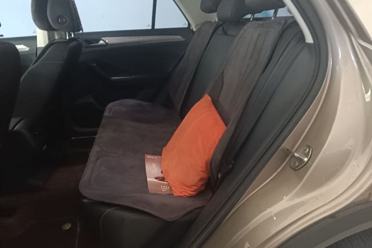 Used Volkswagen T-ROC 2021 Revised Version 280TSI DSG Two-Wheel Drive Elite Connect Edition Left Rear Seat