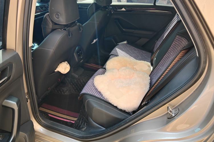 Used Volkswagen T-ROC 2021 280TSI DSG Two-Wheel Drive Comfort Connect Edition Left Rear Seat