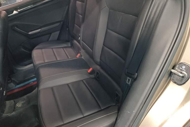 Used Volkswagen T-ROC 2021 280TSI DSG Two-Wheel Drive Comfort Connect Edition Left Rear Seat