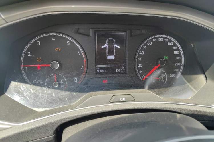 Used Volkswagen T-ROC 2021 280TSI DSG Two-Wheel Drive Elite Connect Edition Odometer Close Up