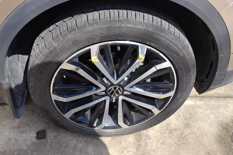 Used Volkswagen T-ROC 2021 280TSI DSG Two-Wheel Drive Comfort Connect Edition Right Front Wheel Hub