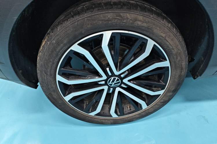 Used Volkswagen T-ROC 2021 280TSI DSG Two-Wheel Drive Comfort Connect Edition Right Rear Wheel Hub