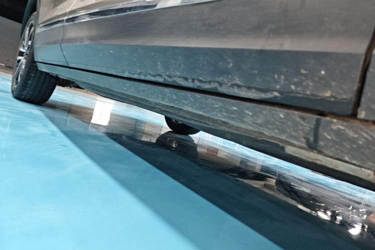 Used Volkswagen T-ROC 2021 280TSI DSG Two-Wheel Drive Comfort Connect Edition Right Side Sill