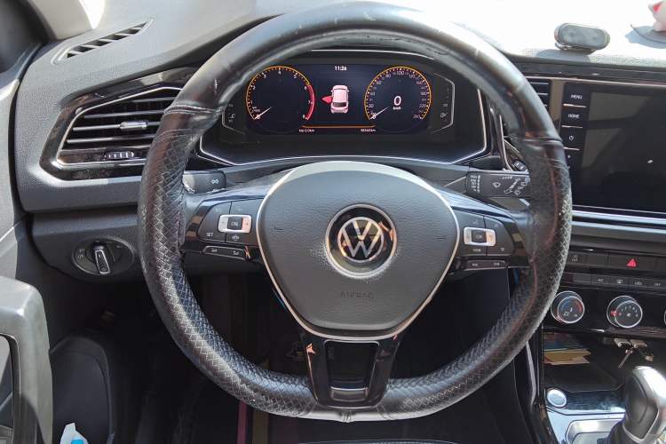 Used Volkswagen T-ROC 2021 280TSI DSG Two-Wheel Drive Comfort Connect Edition Steering Wheel