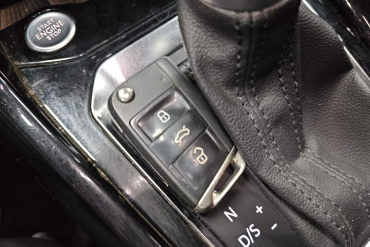 Used Volkswagen T-ROC 2021 280TSI DSG Two-Wheel Drive Comfort Connect Edition Vehicle Key