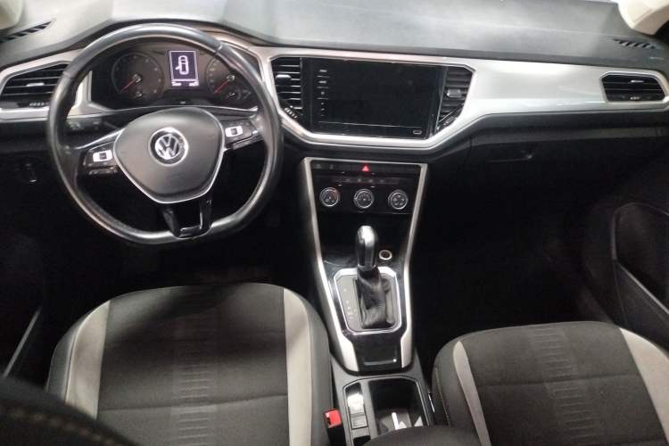 Used Volkswagen T-ROC 2021 Revised Version 280TSI DSG Two-Wheel Drive Elite Connect Edition Center Console