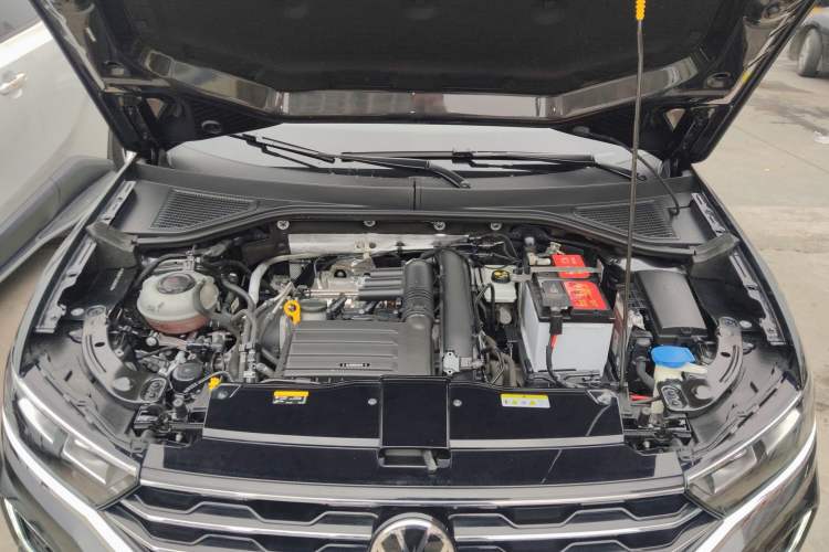 Used Volkswagen T-ROC 2021 280TSI DSG Two-Wheel Drive Comfort Connect Edition Engine Bay
