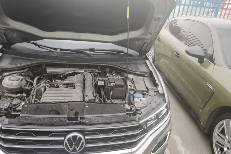 Used Volkswagen T-ROC 2021 280TSI DSG Two-Wheel Drive Comfort Connect Edition Engine Bay Left