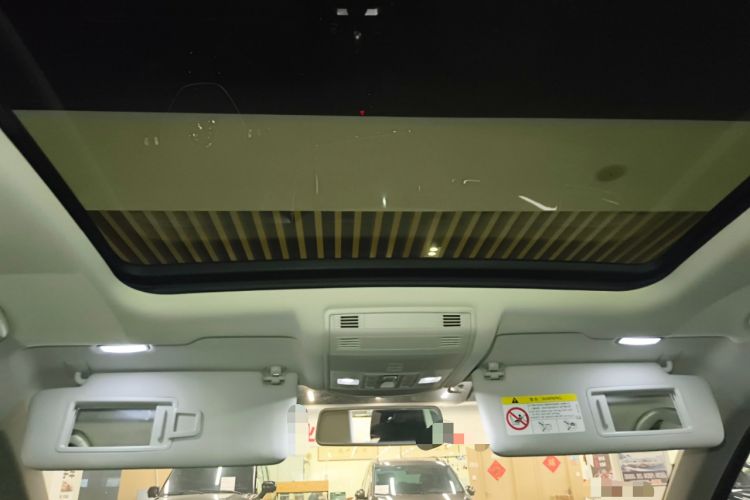 Used Volkswagen T-ROC 2021 280TSI DSG Two-Wheel Drive Comfort Connect Edition Headliner
