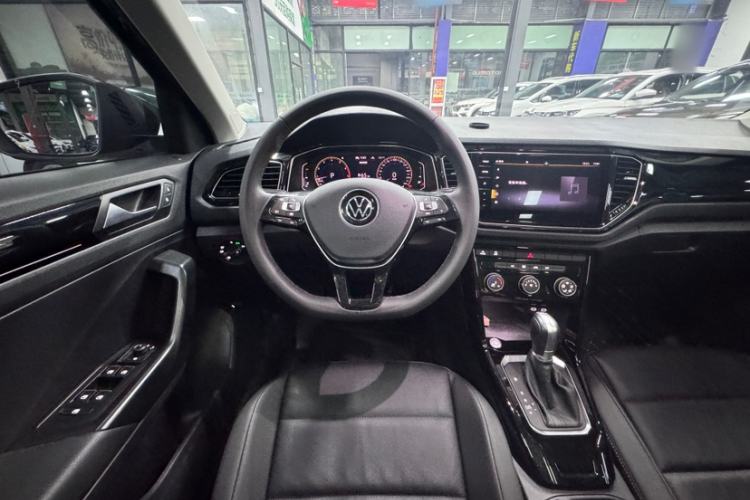Used Volkswagen T-ROC 2021 280TSI DSG Two-Wheel Drive Comfort Connect Edition Interior 1