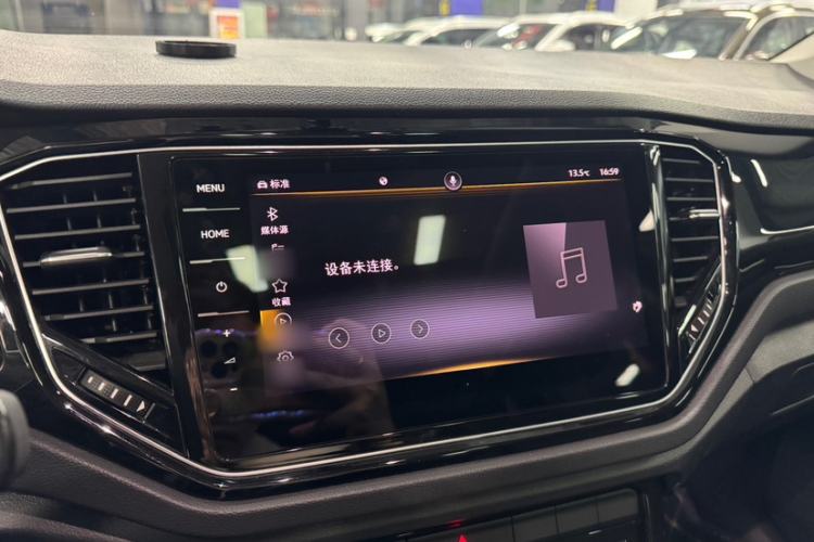 Used Volkswagen T-ROC 2021 280TSI DSG Two-Wheel Drive Comfort Connect Edition Interior 3
