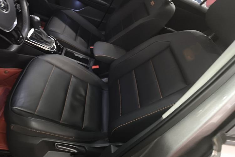 Used Volkswagen T-ROC 2021 280TSI DSG Two-Wheel Drive Comfort Connect Edition Left Front Seat