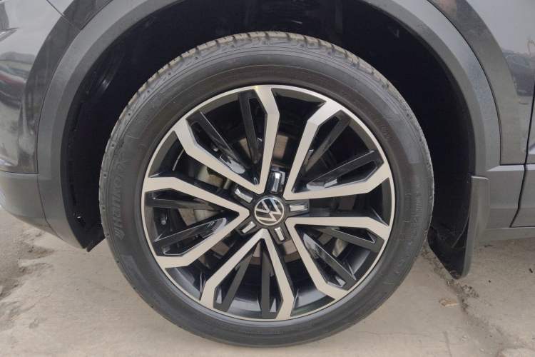 Used Volkswagen T-ROC 2021 280TSI DSG Two-Wheel Drive Comfort Connect Edition Left Front Wheel Hub