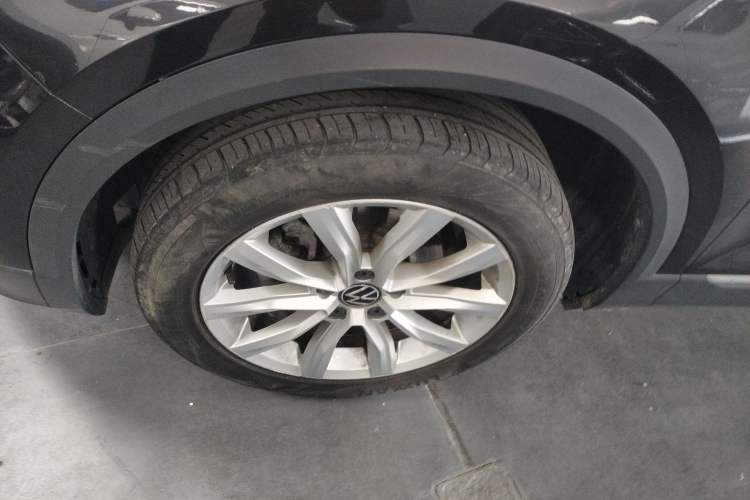 Used Volkswagen T-ROC 2021 Revised Version 280TSI DSG Two-Wheel Drive Elite Connect Edition Left Front Wheel Hub