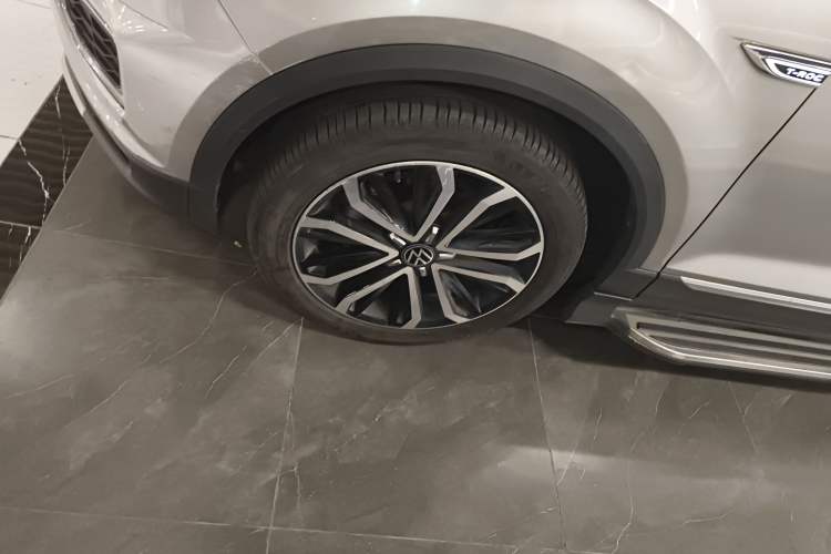 Used Volkswagen T-ROC 2021 280TSI DSG Two-Wheel Drive Comfort Connect Edition Left Front Wheel Hub