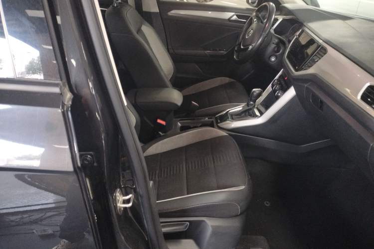 Used Volkswagen T-ROC 2021 Revised Version 280TSI DSG Two-Wheel Drive Elite Connect Edition Right Front Seat