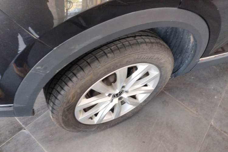 Used Volkswagen T-ROC 2021 Revised Version 280TSI DSG Two-Wheel Drive Elite Connect Edition Right Rear Wheel Hub