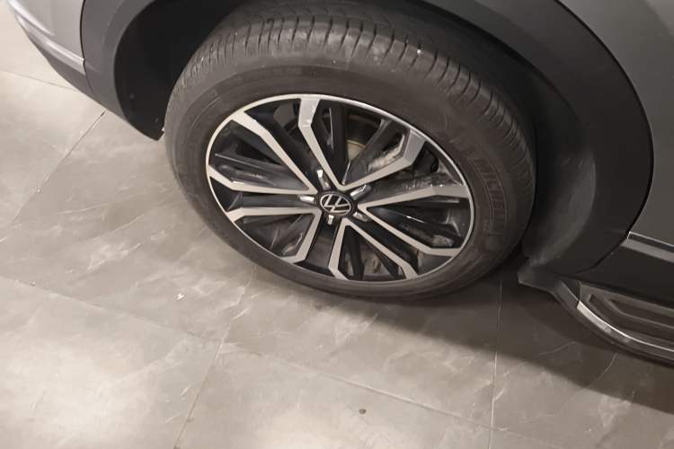 Used Volkswagen T-ROC 2021 280TSI DSG Two-Wheel Drive Comfort Connect Edition Right Rear Wheel Hub