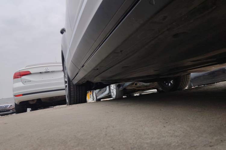 Used Volkswagen T-ROC 2021 280TSI DSG Two-Wheel Drive Comfort Connect Edition Right Side Sill