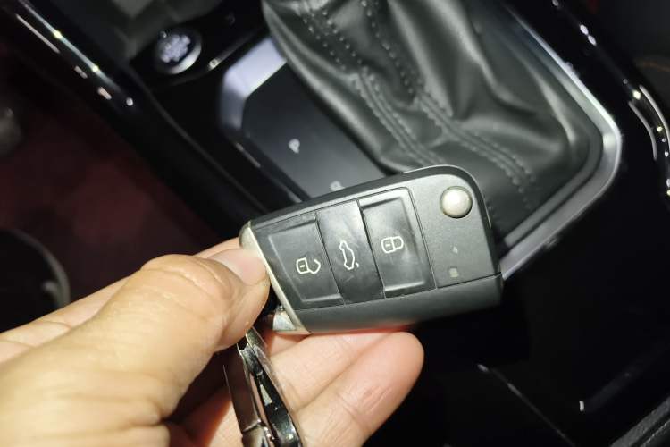 Used Volkswagen T-ROC 2021 280TSI DSG Two-Wheel Drive Comfort Connect Edition Vehicle Key
