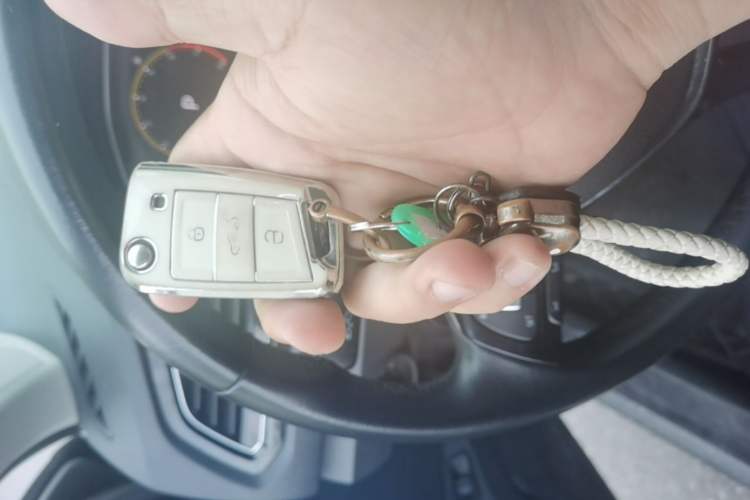 Used Volkswagen T-ROC 2021 280TSI DSG Two-Wheel Drive Comfort Connect Edition Vehicle Key