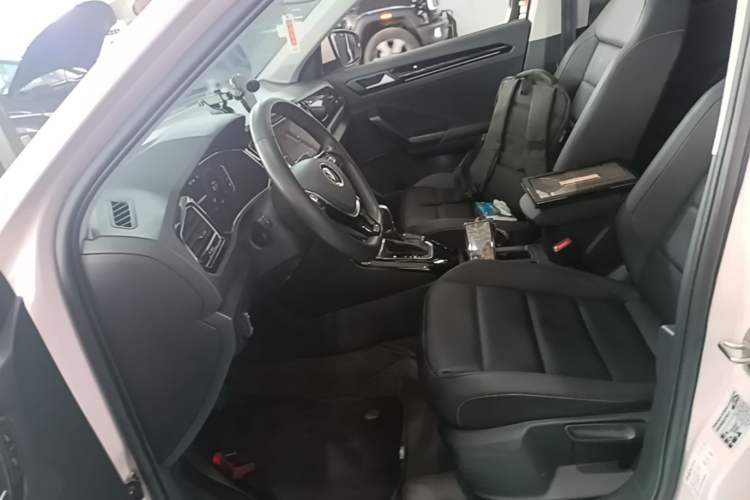 Used Volkswagen T-ROC 2021 280TSI DSG Two-Wheel Drive Comfort Connect Edition Left Front Seat