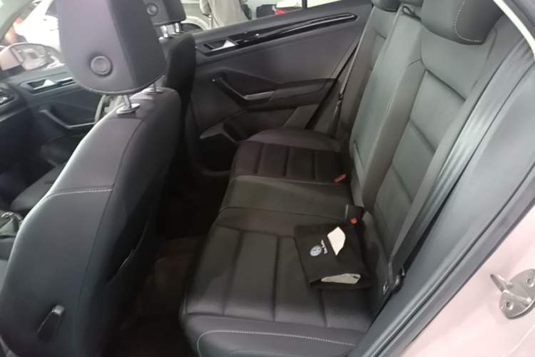 Used Volkswagen T-ROC 2021 280TSI DSG Two-Wheel Drive Comfort Connect Edition Left Rear Seat
