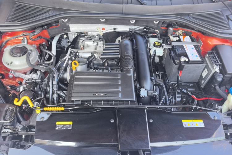 Used Volkswagen T-ROC 2021 280TSI DSG Two-Wheel Drive Comfort Connect Edition Engine Bay