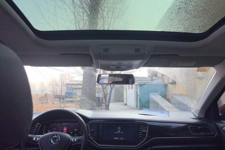 Used Volkswagen T-ROC 2021 280TSI DSG Two-Wheel Drive Comfort Connect Edition Headliner