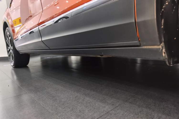 Used Volkswagen T-ROC 2021 280TSI DSG Two-Wheel Drive Comfort Connect Edition Left Side Sill