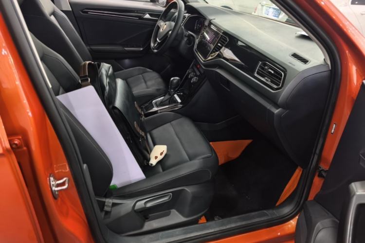 Used Volkswagen T-ROC 2021 280TSI DSG Two-Wheel Drive Comfort Connect Edition Right Front Seat