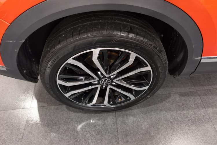 Used Volkswagen T-ROC 2021 280TSI DSG Two-Wheel Drive Comfort Connect Edition Right Rear Wheel Hub