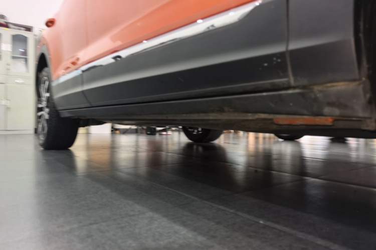 Used Volkswagen T-ROC 2021 280TSI DSG Two-Wheel Drive Comfort Connect Edition Right Side Sill