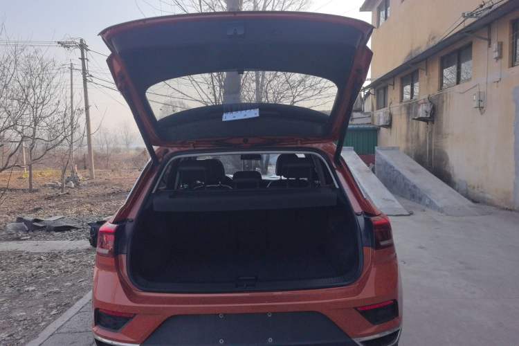 Used Volkswagen T-ROC 2021 280TSI DSG Two-Wheel Drive Comfort Connect Edition Trunk