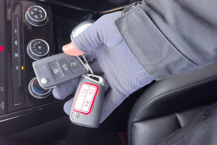 Used Volkswagen T-ROC 2021 280TSI DSG Two-Wheel Drive Comfort Connect Edition Vehicle Key