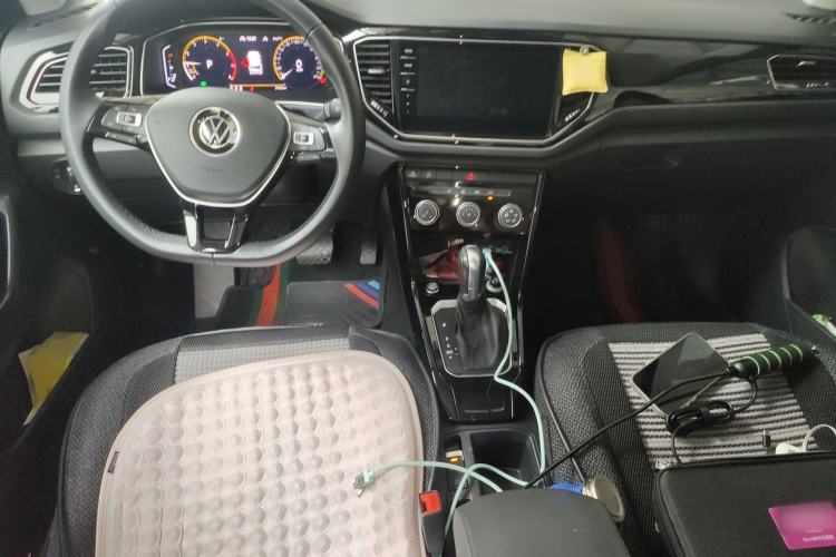 Used Volkswagen T-ROC 2021 280TSI DSG Two-Wheel Drive Comfort Connect Edition Center Console