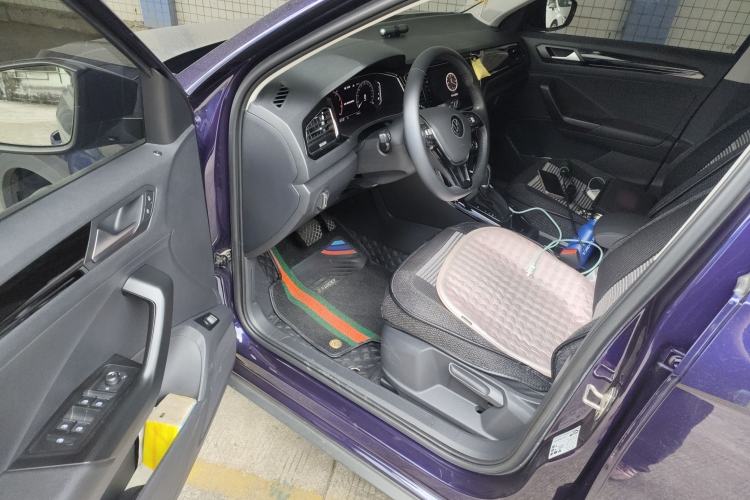 Used Volkswagen T-ROC 2021 280TSI DSG Two-Wheel Drive Comfort Connect Edition Driver Seat
