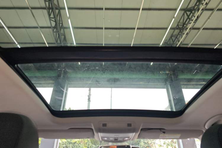 Used Volkswagen T-ROC 2021 280TSI DSG Two-Wheel Drive Comfort Connect Edition Headliner