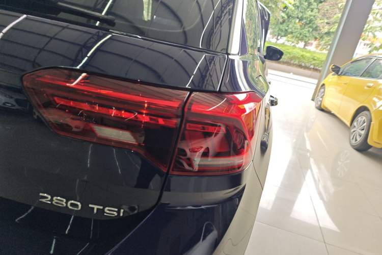 Used Volkswagen T-ROC 2021 280TSI DSG Two-Wheel Drive Comfort Connect Edition Right Rear Taillight