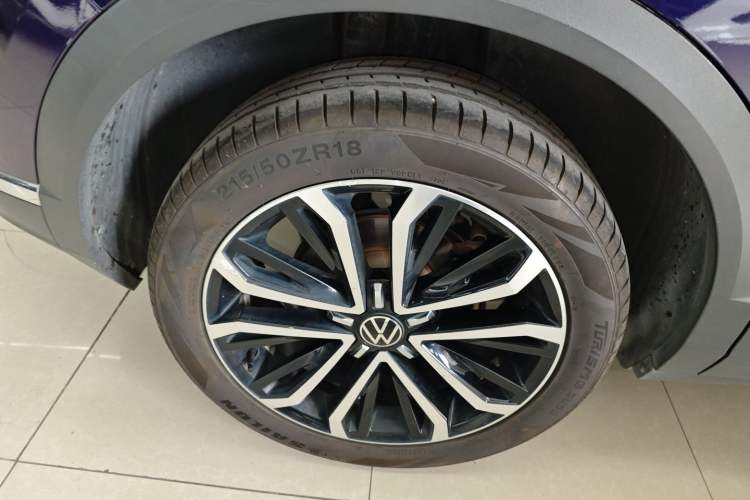 Used Volkswagen T-ROC 2021 280TSI DSG Two-Wheel Drive Comfort Connect Edition Right Rear Wheel Hub