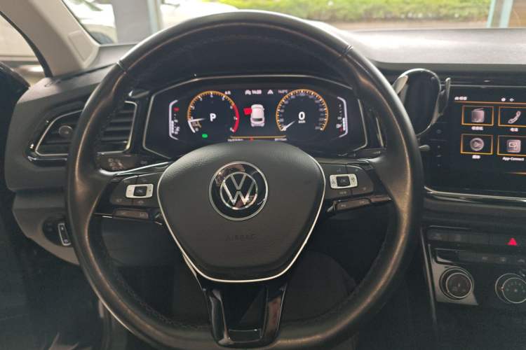 Used Volkswagen T-ROC 2021 280TSI DSG Two-Wheel Drive Comfort Connect Edition Steering Wheel