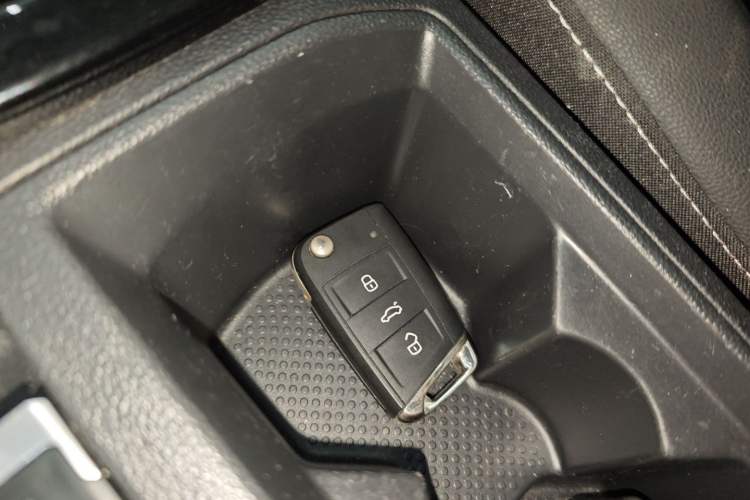 Used Volkswagen T-ROC 2021 280TSI DSG Two-Wheel Drive Comfort Connect Edition Vehicle Key