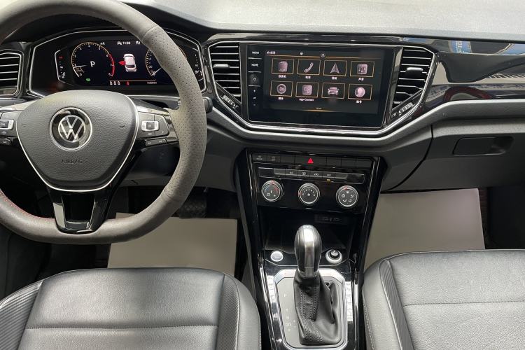 Used Volkswagen T-ROC 2021 280TSI DSG Two-Wheel Drive Comfort Connect Edition Audio And AC Panel