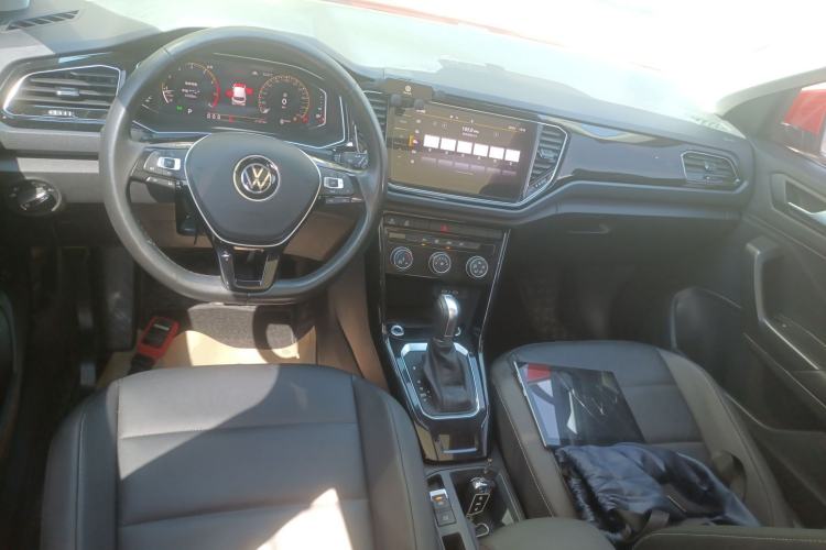 Used Volkswagen T-ROC 2021 280TSI DSG Two-Wheel Drive Comfort Connect Edition Center Console