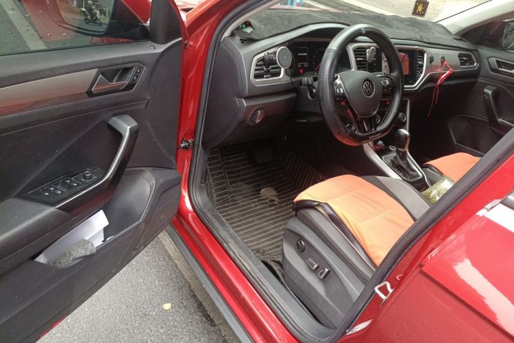 Used Volkswagen T-ROC 2021 280TSI DSG Two-Wheel Drive Elite Connect Edition Driver Seat