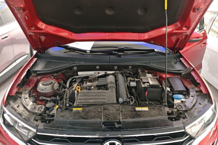 Used Volkswagen T-ROC 2021 280TSI DSG Two-Wheel Drive Comfort Connect Edition Engine Bay