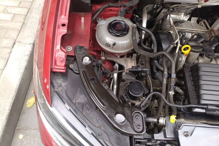 Used Volkswagen T-ROC 2021 280TSI DSG Two-Wheel Drive Elite Connect Edition Engine Bay Right